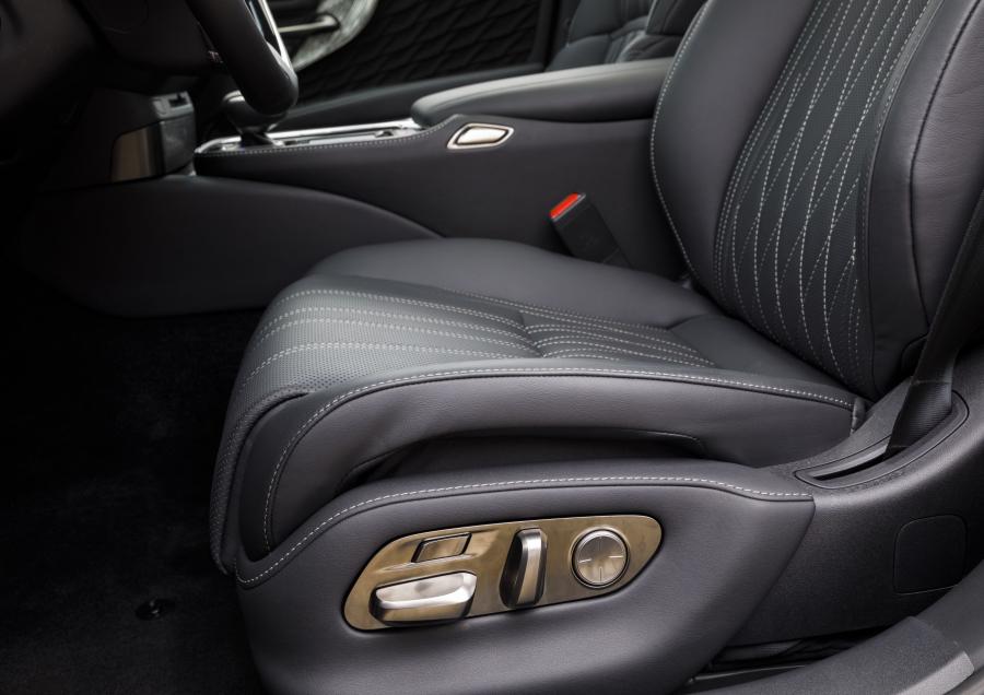 Интерьер Lexus LS500h AWD 2017 года  (NA) (фото 78 из 96)
